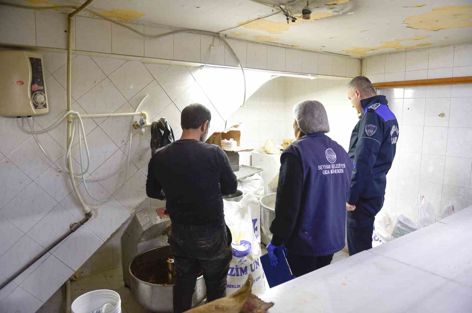 Adana’da mide bulandıran görüntü: Fırın mühürlendi
