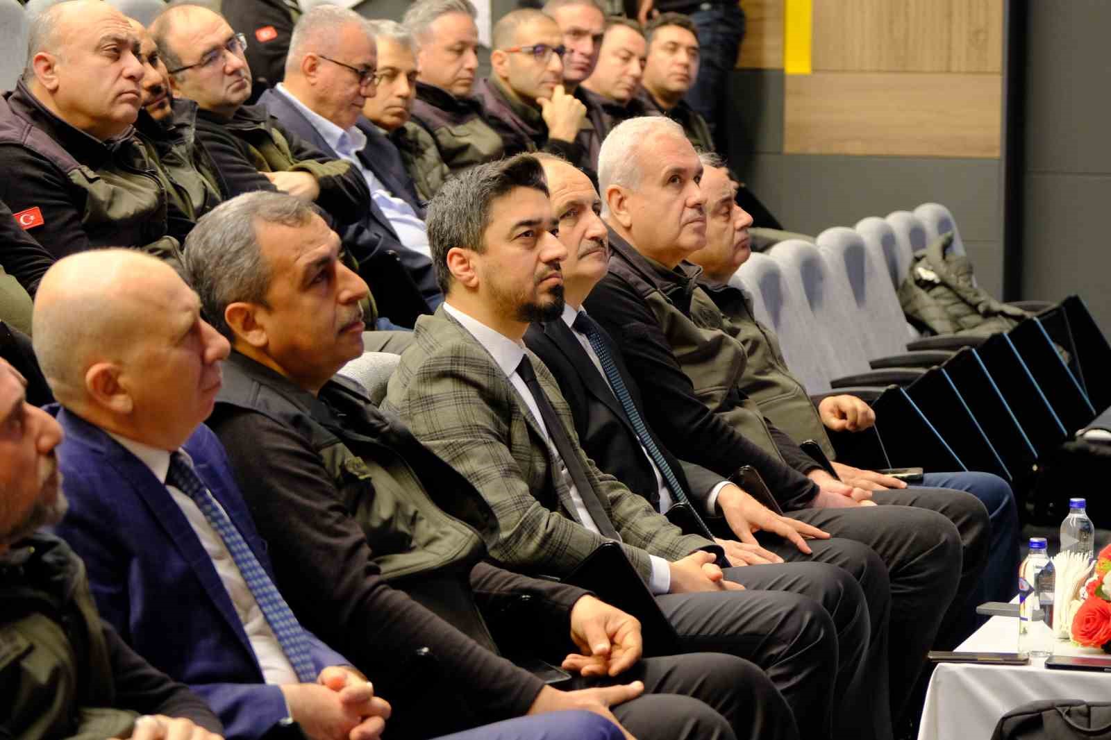 Adana’da orman teşkilatına yönelik etkili iletişim ve liderlik eğitimi düzenlendi
Adana’da orman teşkilatına yönelik etkili iletişim ve liderlik eğitimi düzenlendi