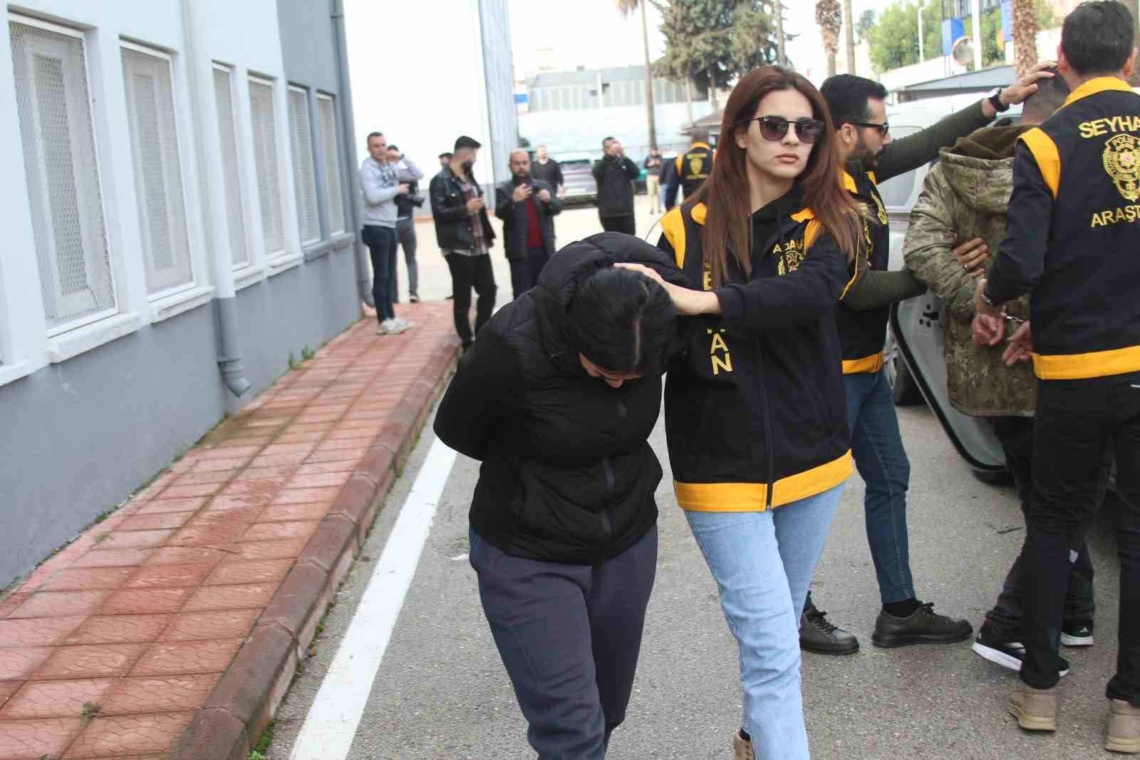 Adana’da şantaj ve tehdit şebekesi polisin operasyonuyla çökertildi
Adana’da şantaj ve tehdit şebekesi polisin operasyonuyla çökertildi
