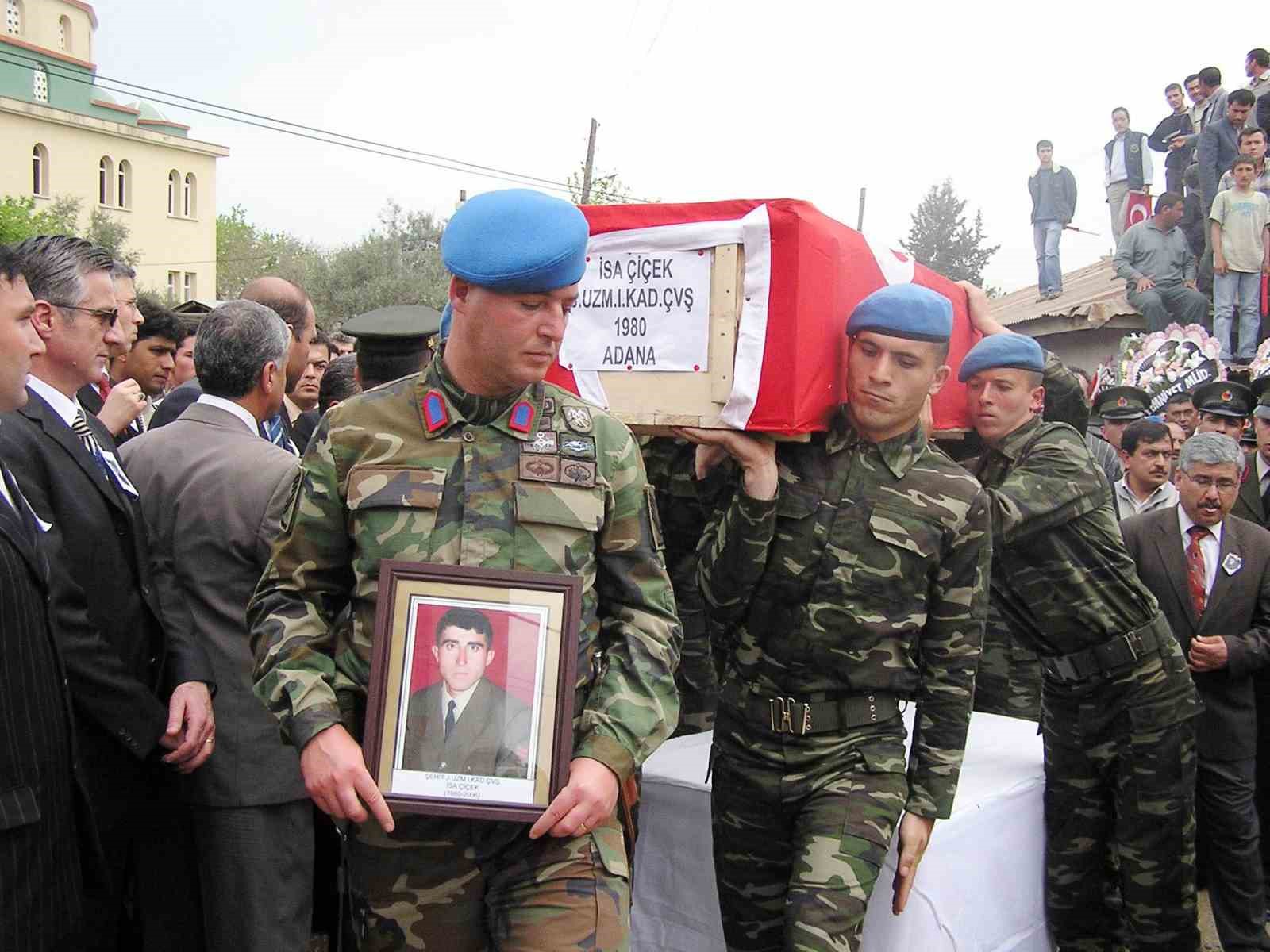 Adana’da şehit annesinin dramı: "Can verdim, evimde oturamıyorum"
