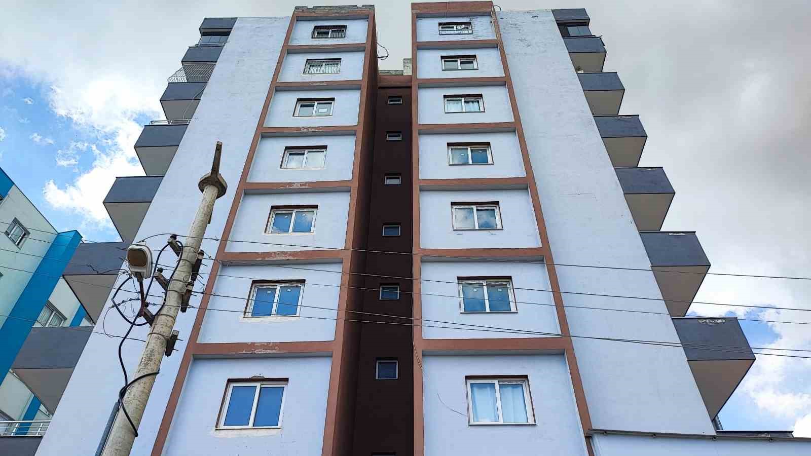 Adana’da şehit annesinin dramı: "Can verdim, evimde oturamıyorum"
