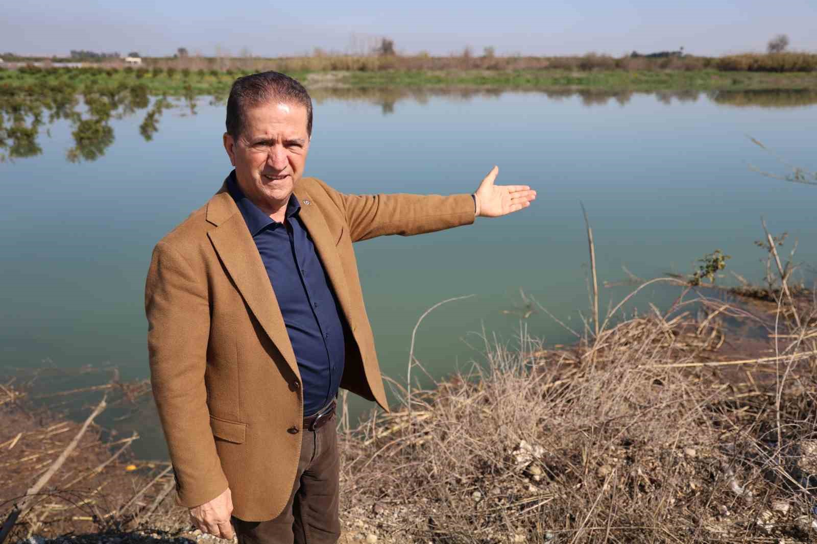 Adana’da sel suları tarım arazilerini sular altında bıraktı
