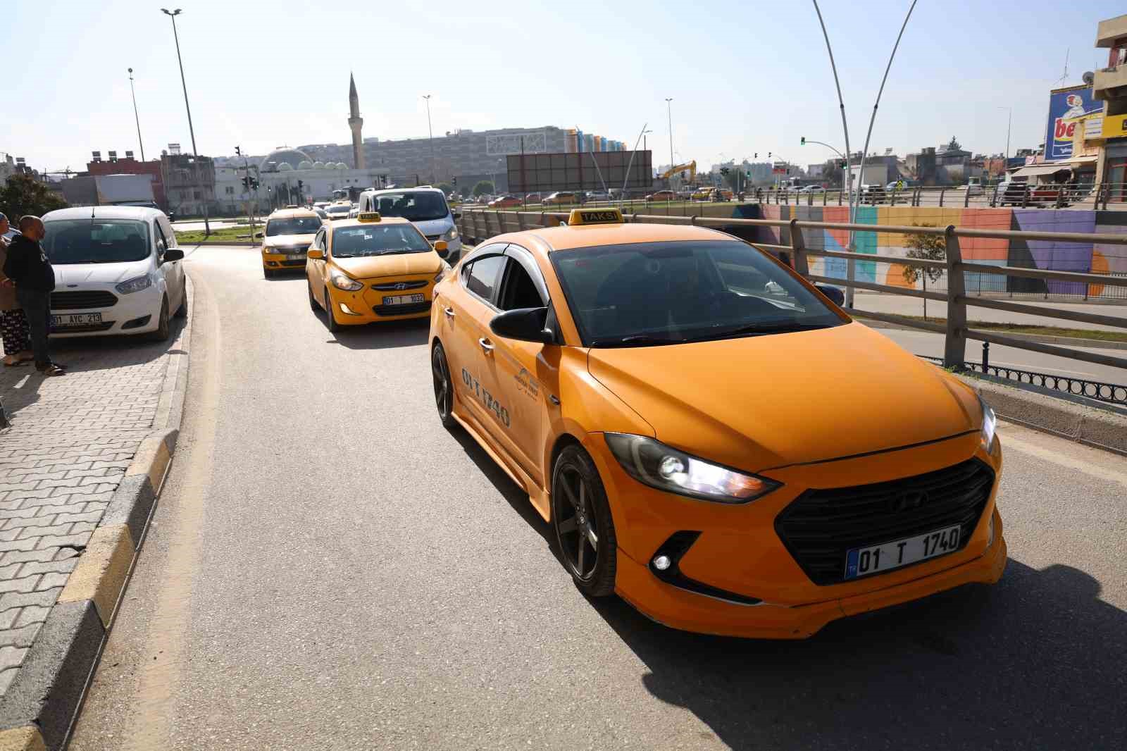 Adana’da taksicilerden korsan taksi eylemi
