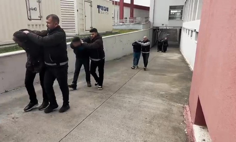 Adana’da torbacı operasyonu: 7 tutuklama
