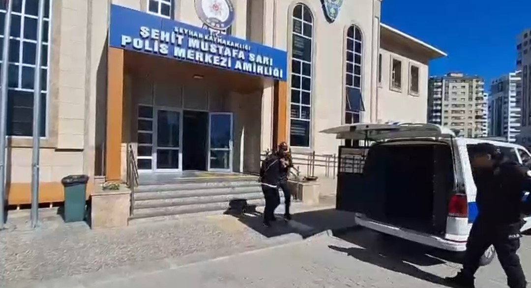 Adana’da trafikte araçtan inip sürücüye saldıran iki kişi tutuklandı
