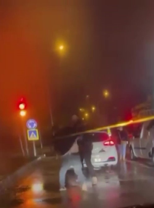 Adana’da trafikte yumruklu kavga kamerada
