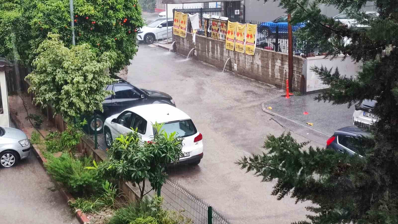 Adana’da yağmur sele neden oldu
