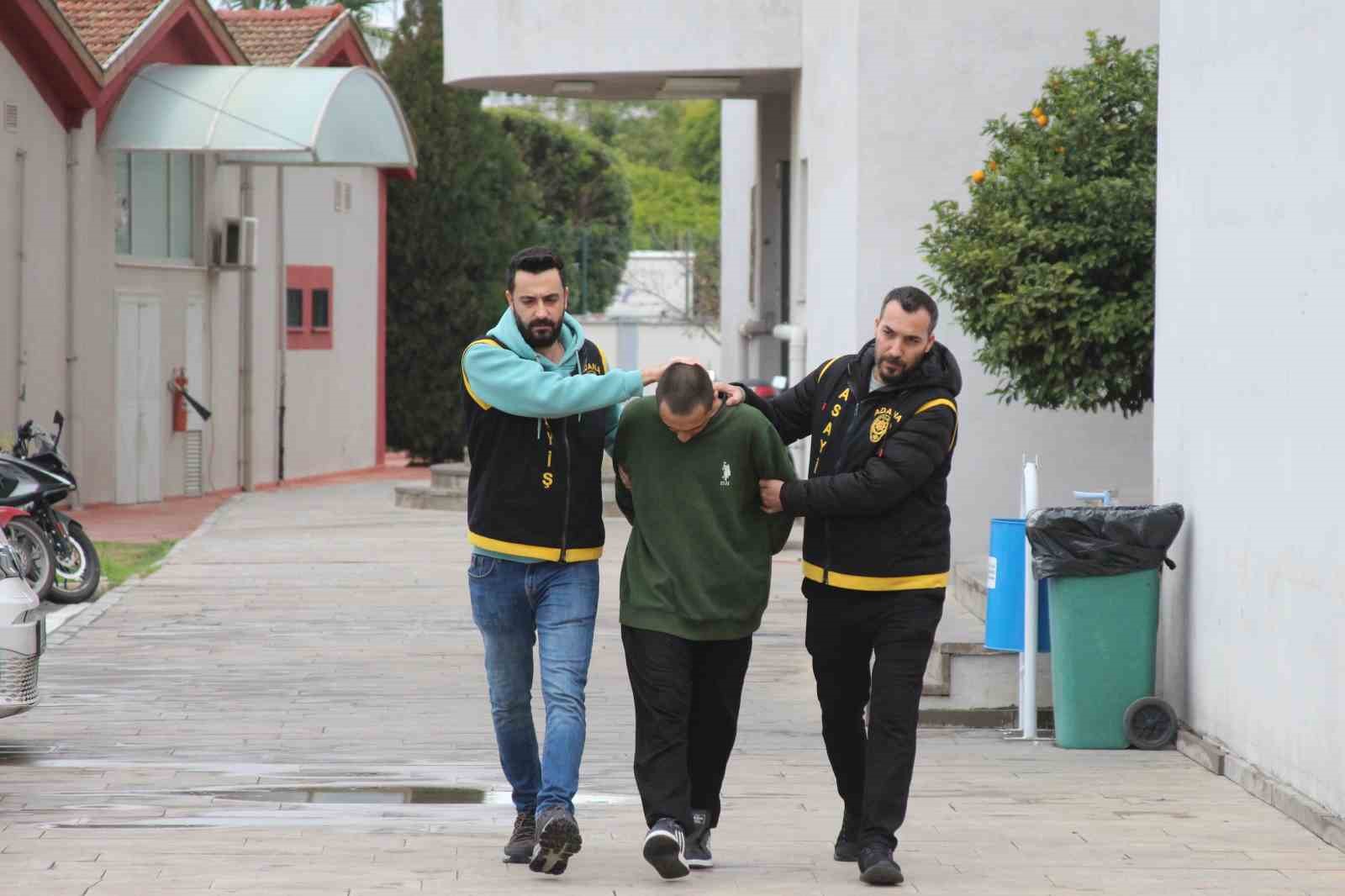 Adana’daki cinayet: 19 yaşındaki genç 4 bin TL alacağı yüzünden öldürülmüş
