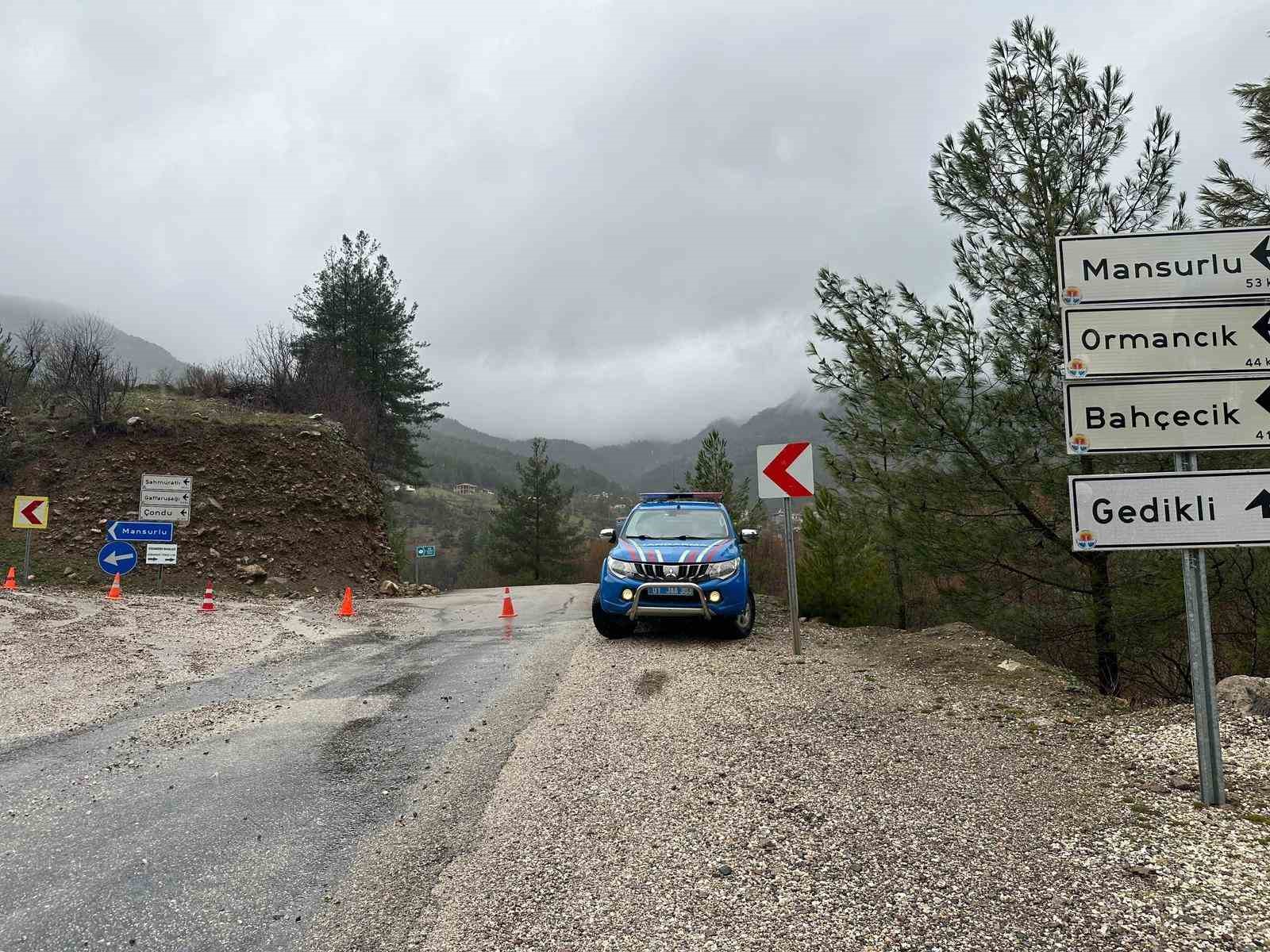 Adana’nın Feke, Saimbeyli ve Kozan ilçelerinde sel sonrası yoğun mesai
