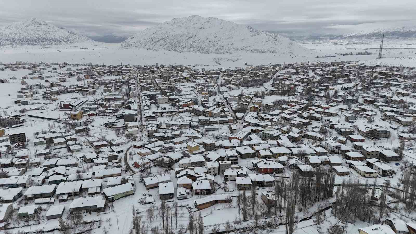 Adana’nın Tufanbeyli ilçesinde beyaz masal
