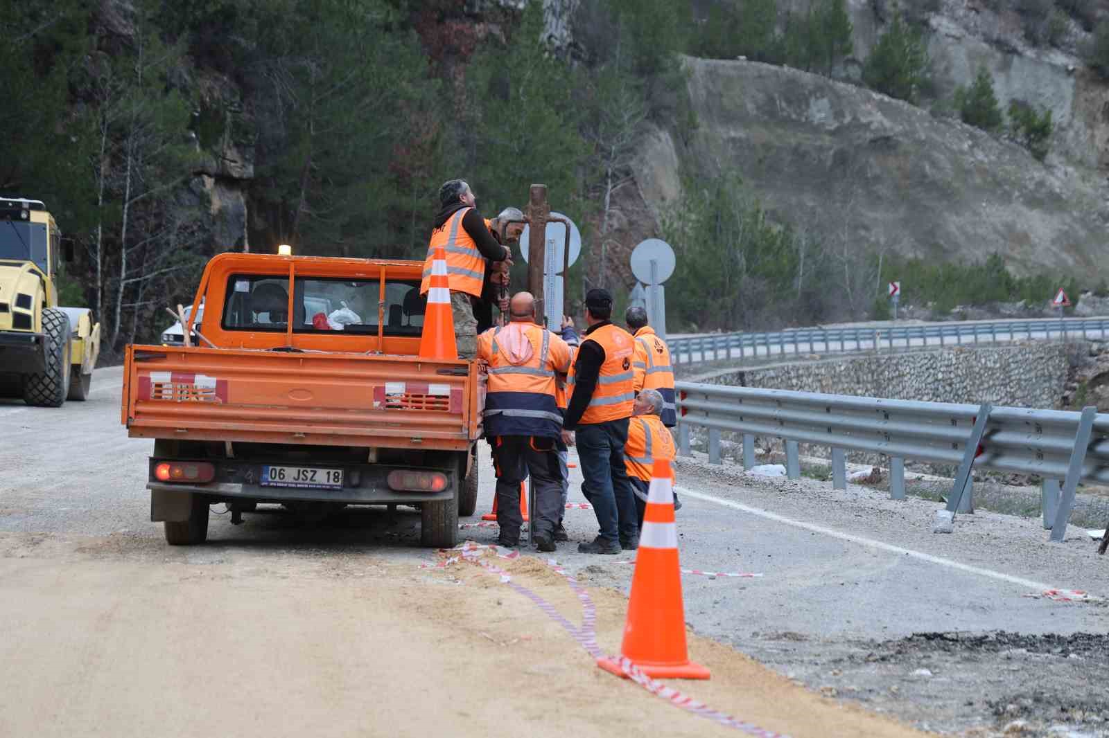 Adana’yı Kayseri ve Sivas’a bağlayan güzergahta ulaşım kontrollü sağlanıyor
