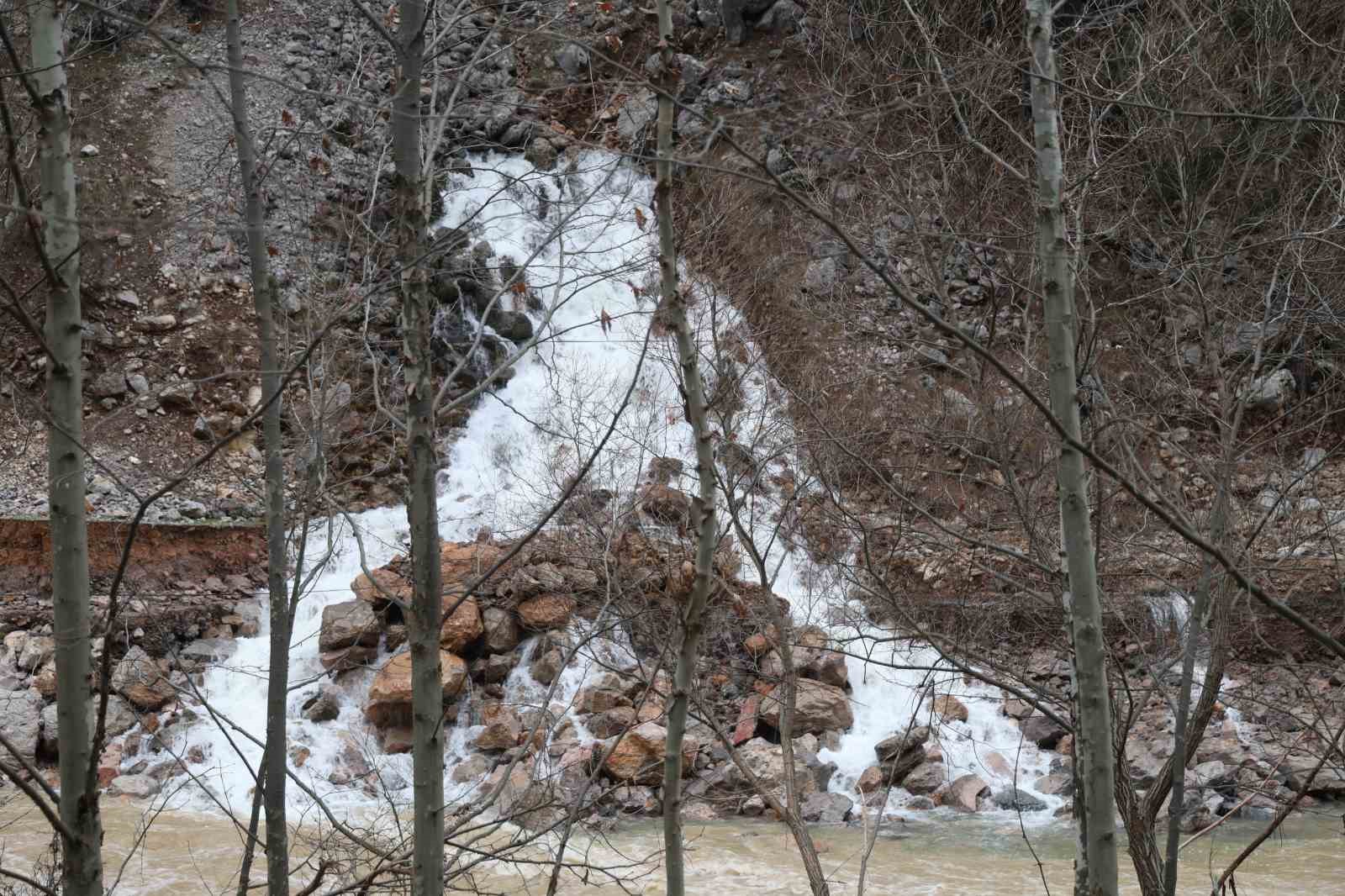 Adana’yı Kayseri ve Sivas’a bağlayan güzergahta ulaşım kontrollü sağlanıyor
