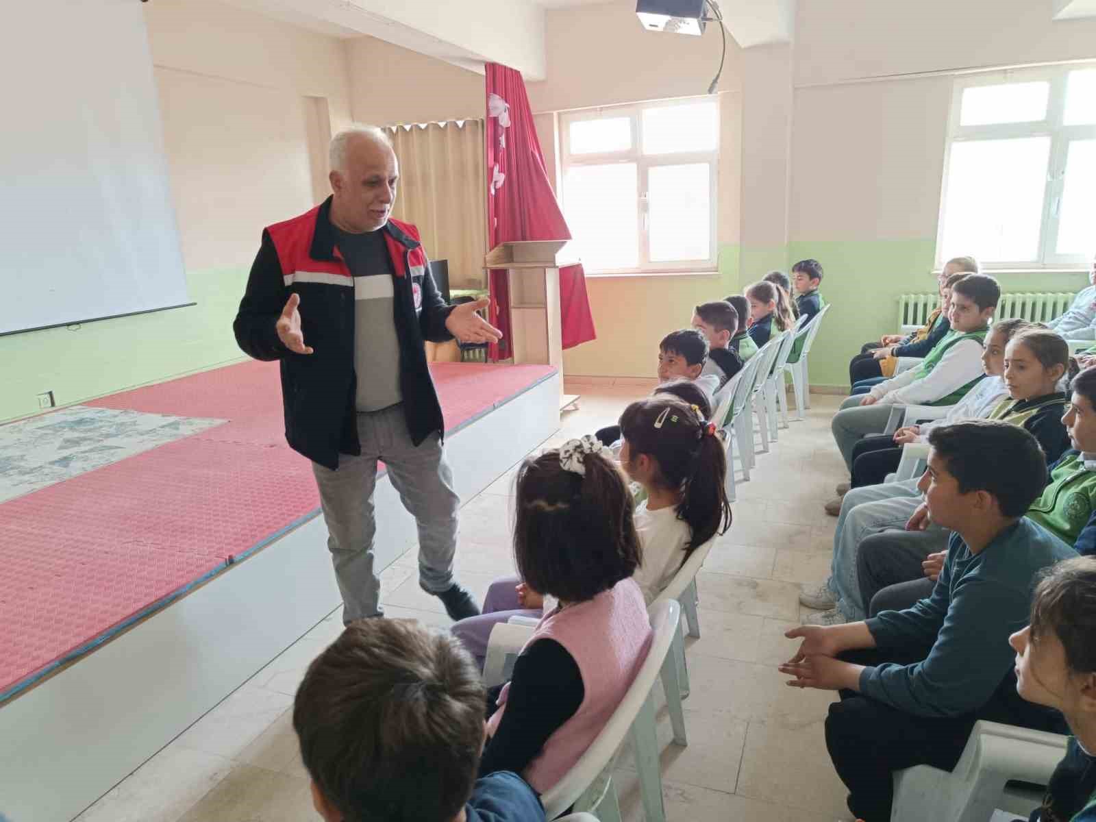 Adilcevaz’da öğrencilere gıda, hijyen ve israf bilinci eğitimi
