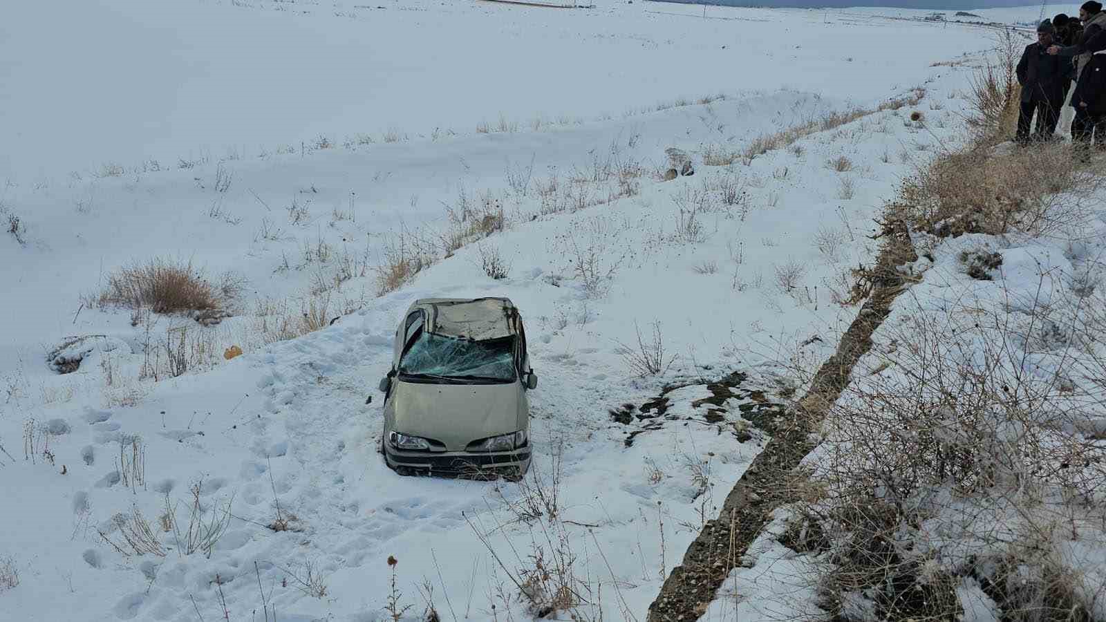 Adilcevaz’da otomobil takla attı: 5 yaralı
