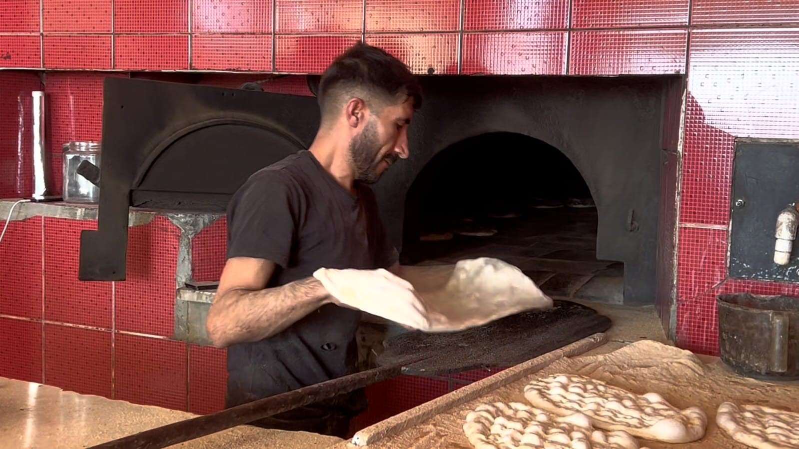 Adilcevaz’da üç fırın Ramazan pidesini eski fiyattan satacak
