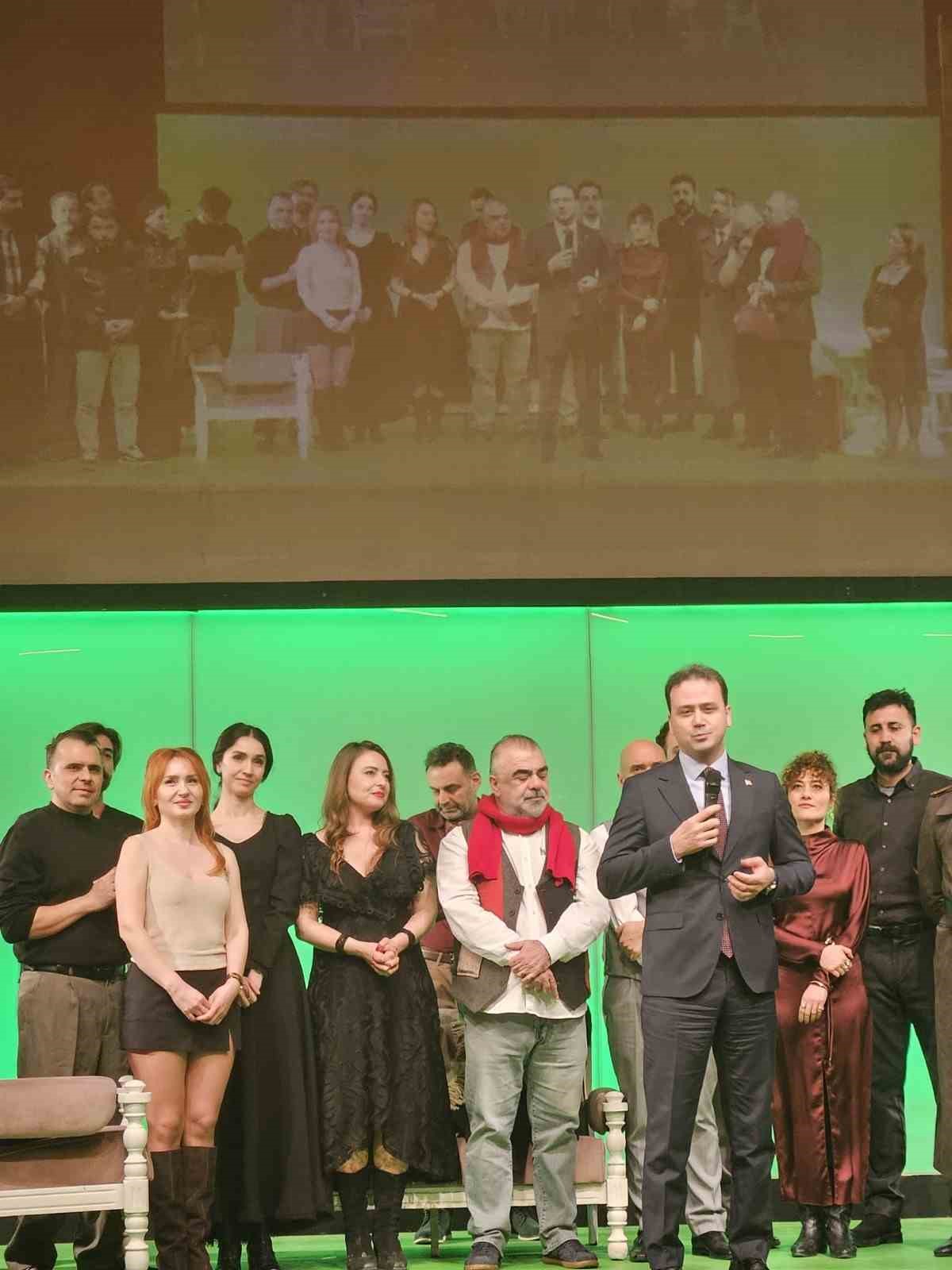 ’ADİLLER’ seyircisiyle buluştu
