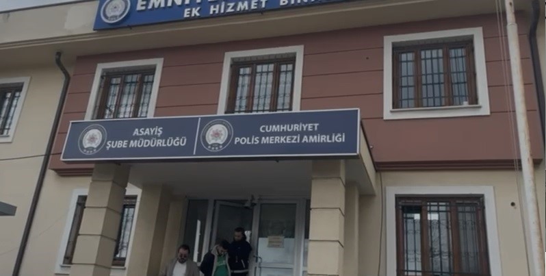 "Adınız teröre karıştı" yalanıyla 1 milyon TL dolandırdı, kaçış anı kameraya yansıdı
