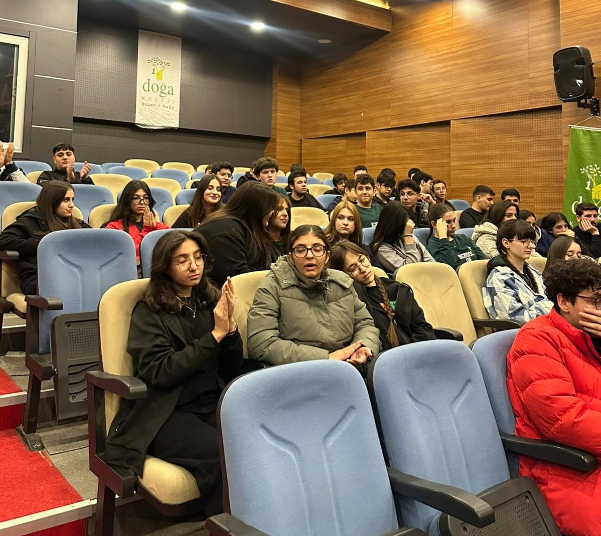 Adıyaman Doğa Koleji mezunlarından öğrencilere yol gösterici söyleşi
