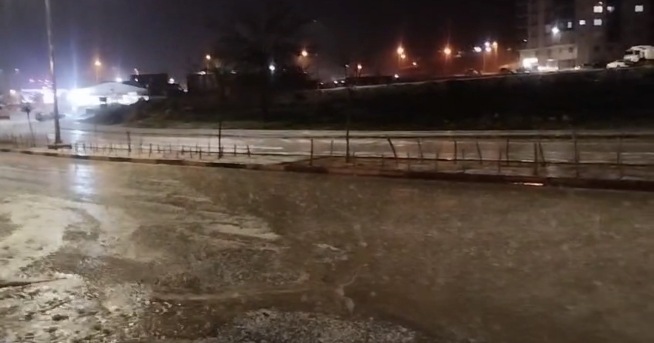 Adıyaman’a fındık büyüklüğünde dolu yağdı
