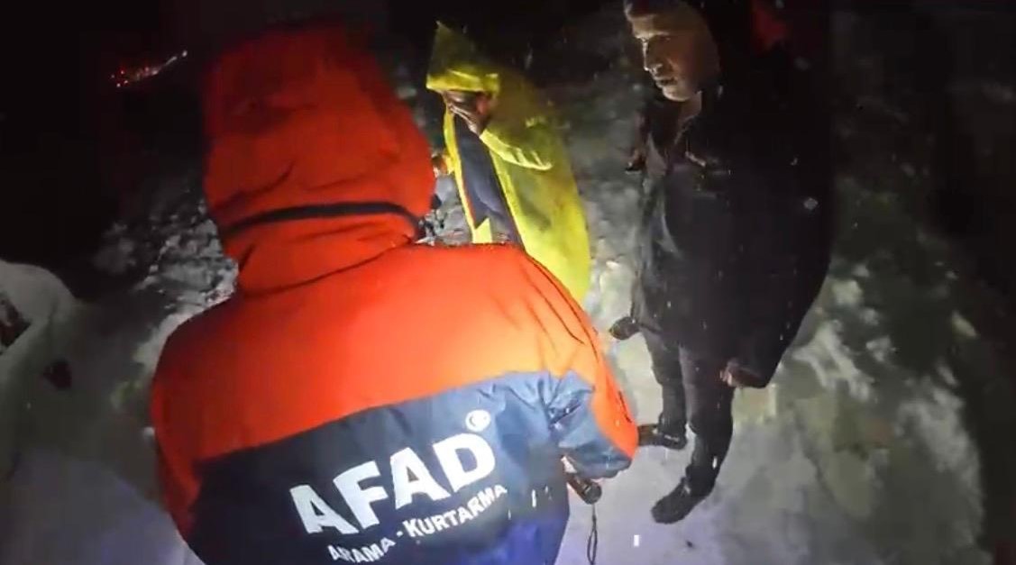 Adıyaman’da ahır çöktü, 3 büyükbaş hayvan telef oldu
