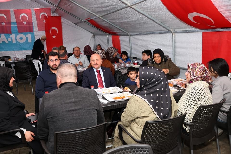 Adıyaman’da ’bereket sofralarda, kardeşlik gönüllerde’ iftar buluşması
