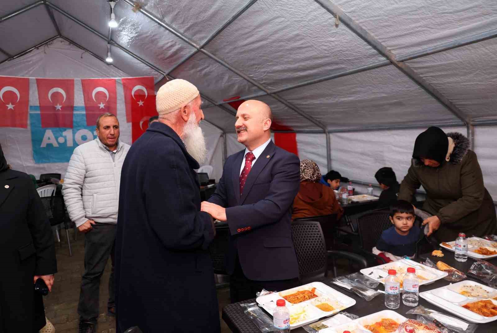 Adıyaman’da ’bereket sofralarda, kardeşlik gönüllerde’ iftar buluşması
