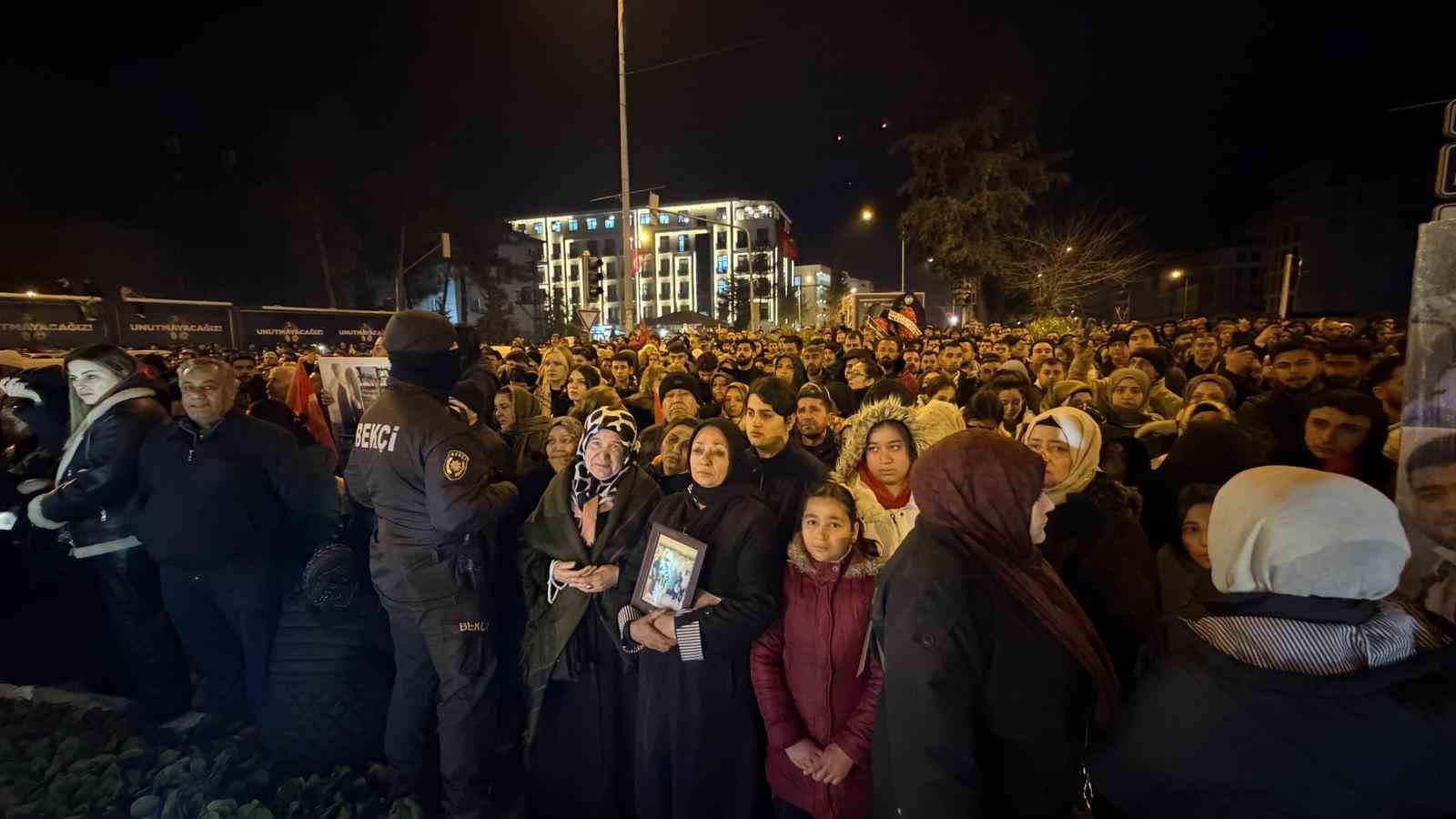 Adıyaman’da binlerce kişi deprem şehitlerini andı
