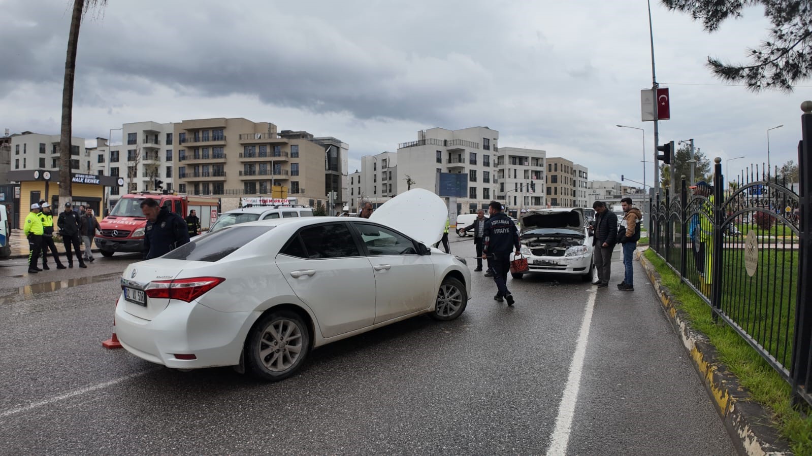 Adıyaman’da dört araç bir birine girdi
