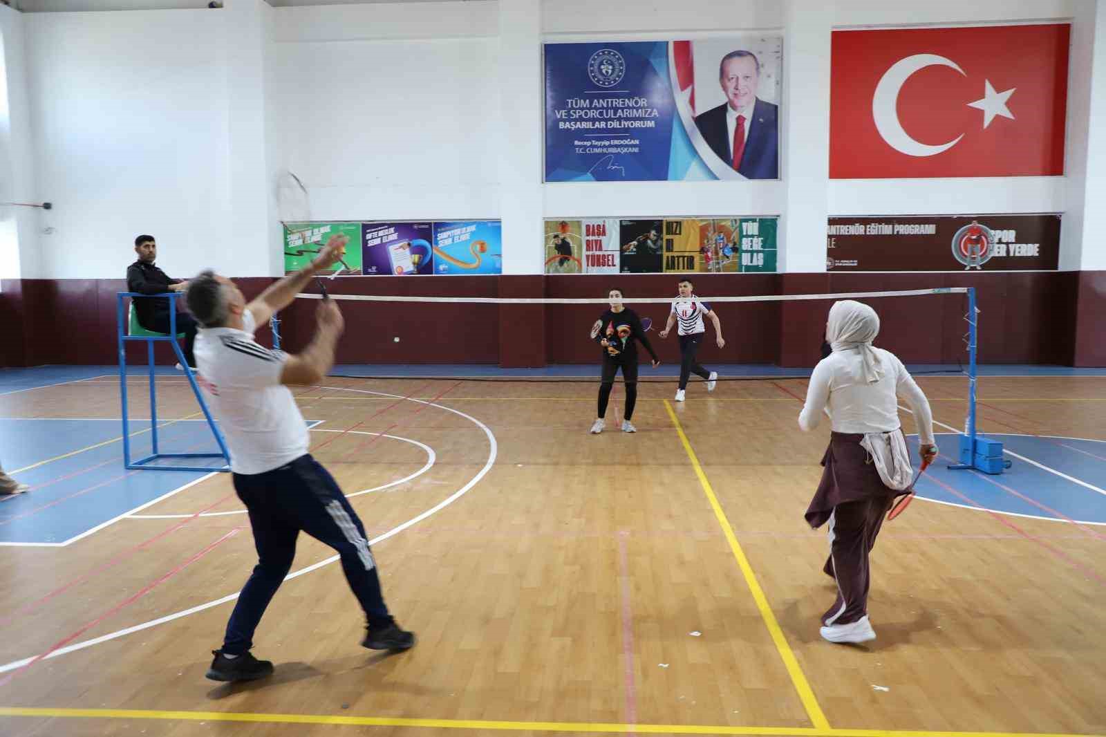Adıyaman’da kurum içi badminton turnuvası düzenlendi
