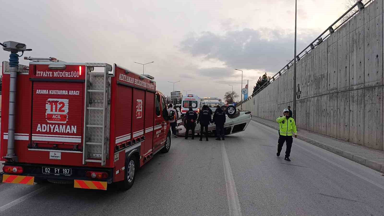 Adıyaman’da otomobil takla attı: 3 yaralı
