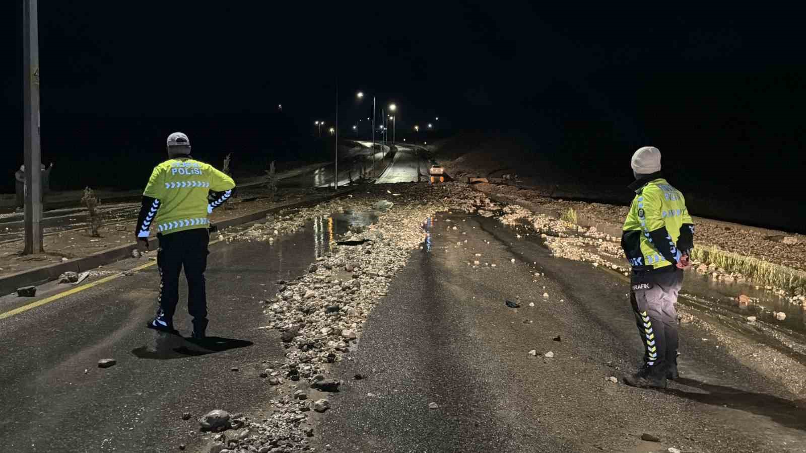 Adıyaman’da şiddetli yağış heyelana neden oldu
