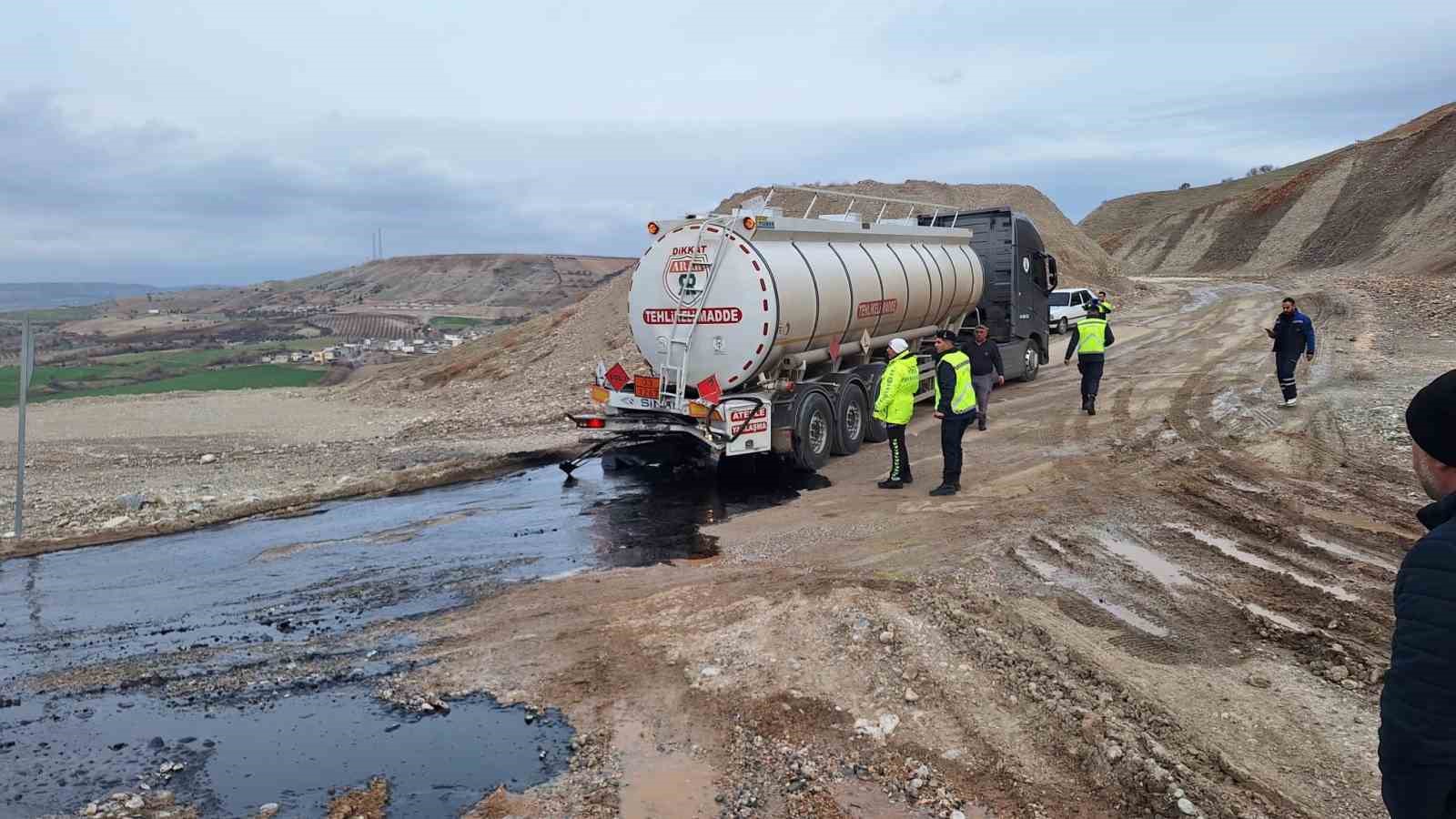 Adıyaman’da tır ile minibüs çarpıştı: 7 yaralı

