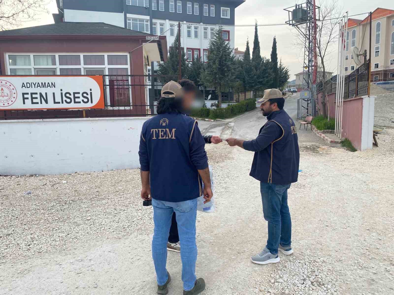 Adıyaman’daki okul önlerinde sıkı denetim
