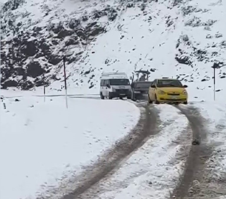 Adıyaman’ın yüksek kesimlerinde kar yağışı
