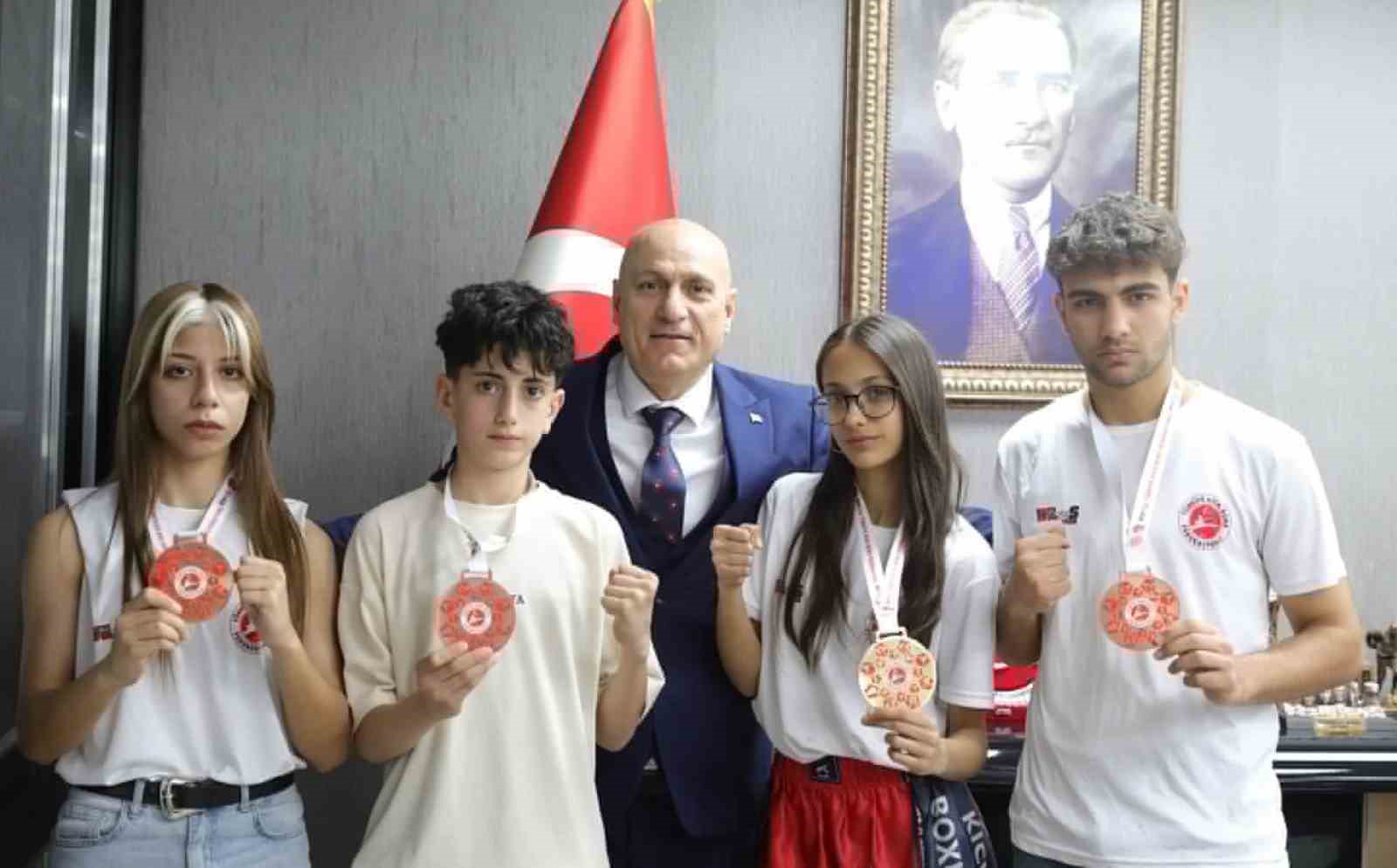 Adıyamanlı kick boksçulardan Türkiye Şampiyonasında büyük başarı
