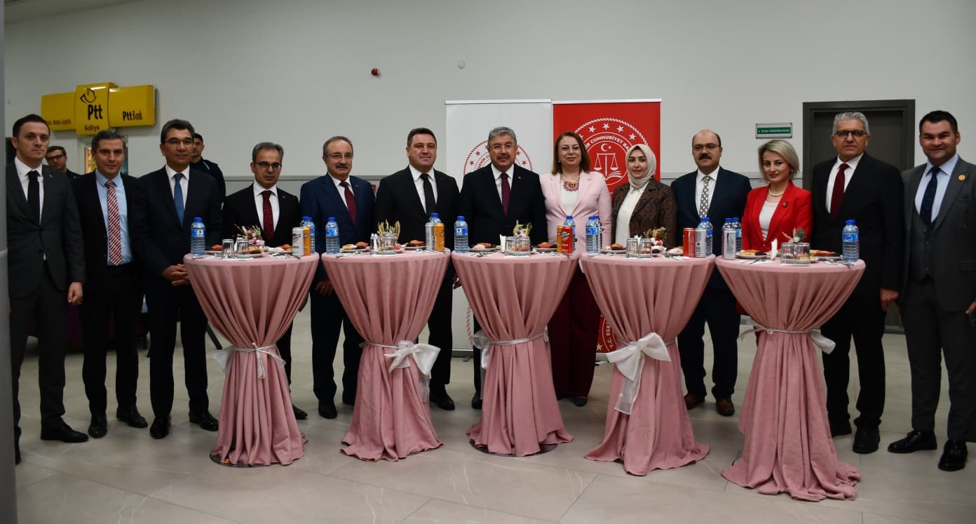 Adliyede Miraç Ali için hayır çarşısı
Adliyede Miraç Ali için hayır çarşısı