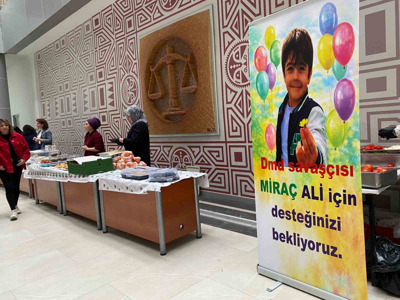 Adliyede Miraç Ali için hayır çarşısı
Adliyede Miraç Ali için hayır çarşısı