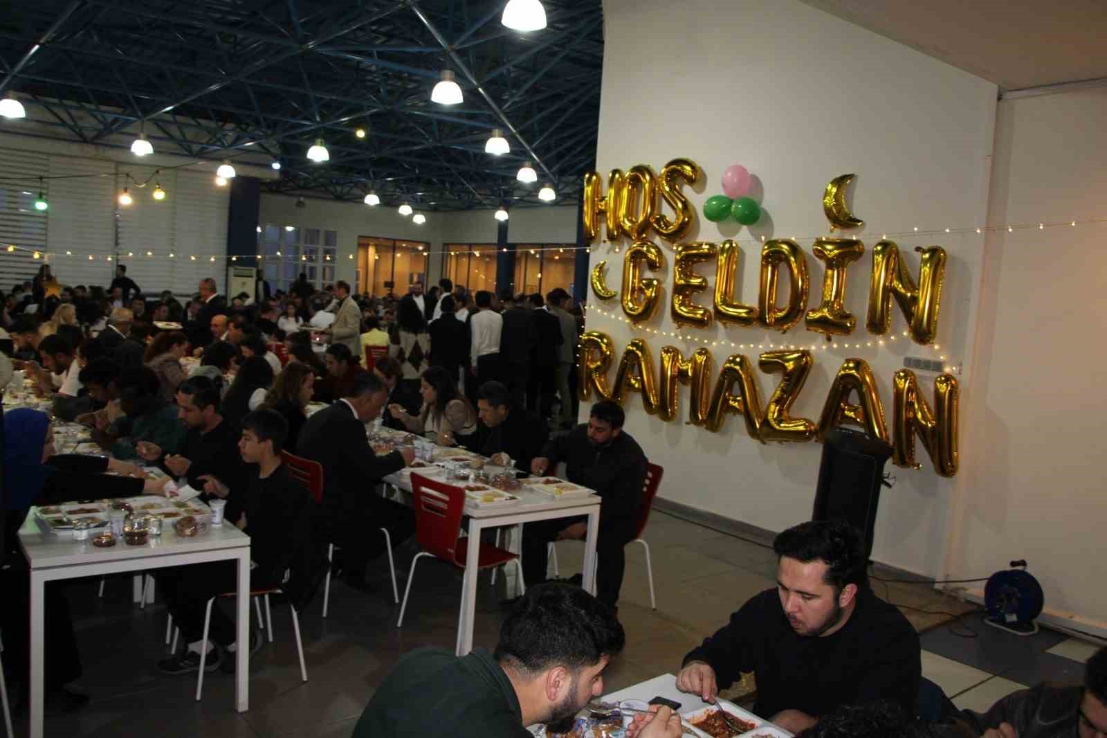 ADÜ ailesi iftarda buluştu
