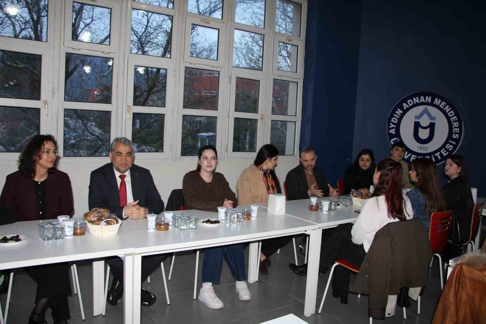 ADÜ ailesi iftarda buluştu
