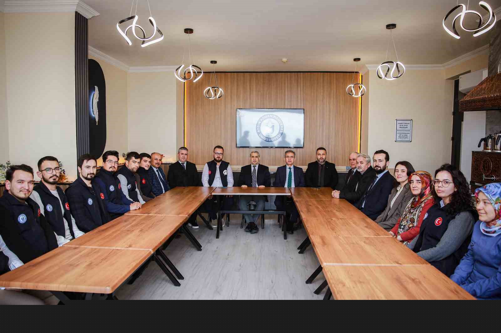 ADÜ İktisadi İşletme Müdürlüğü personeline Ramazan Ayı dolayısıyla alışveriş kartı verildi
