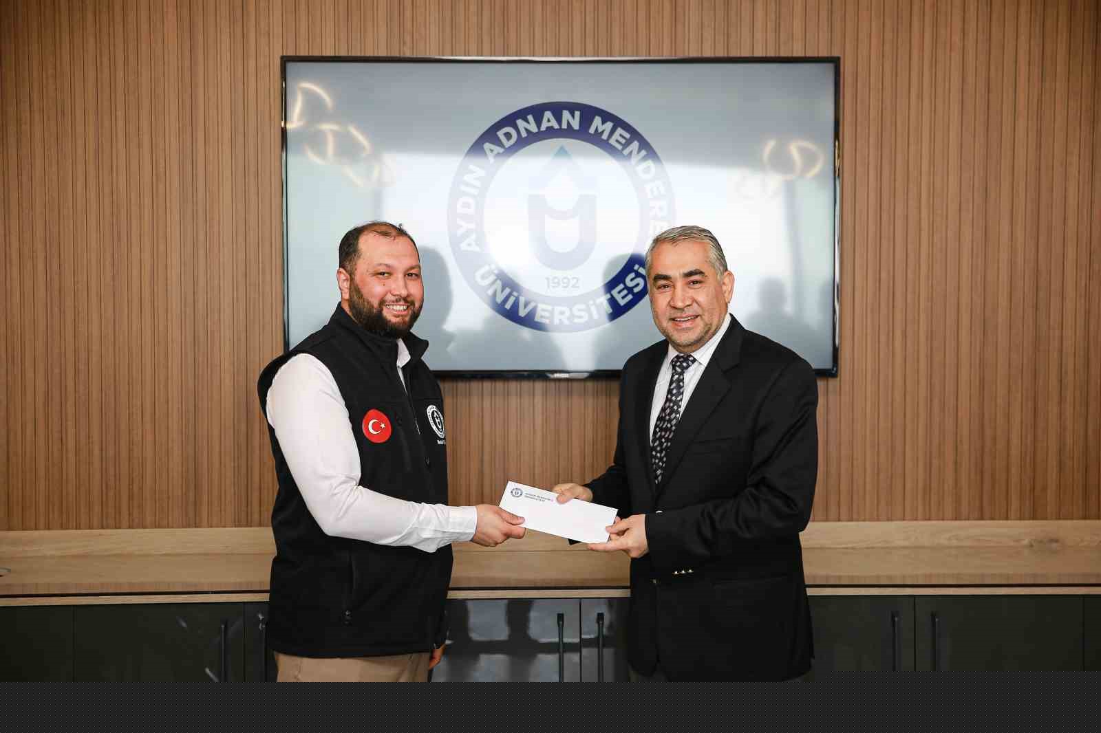 ADÜ İktisadi İşletme Müdürlüğü personeline Ramazan Ayı dolayısıyla alışveriş kartı verildi
