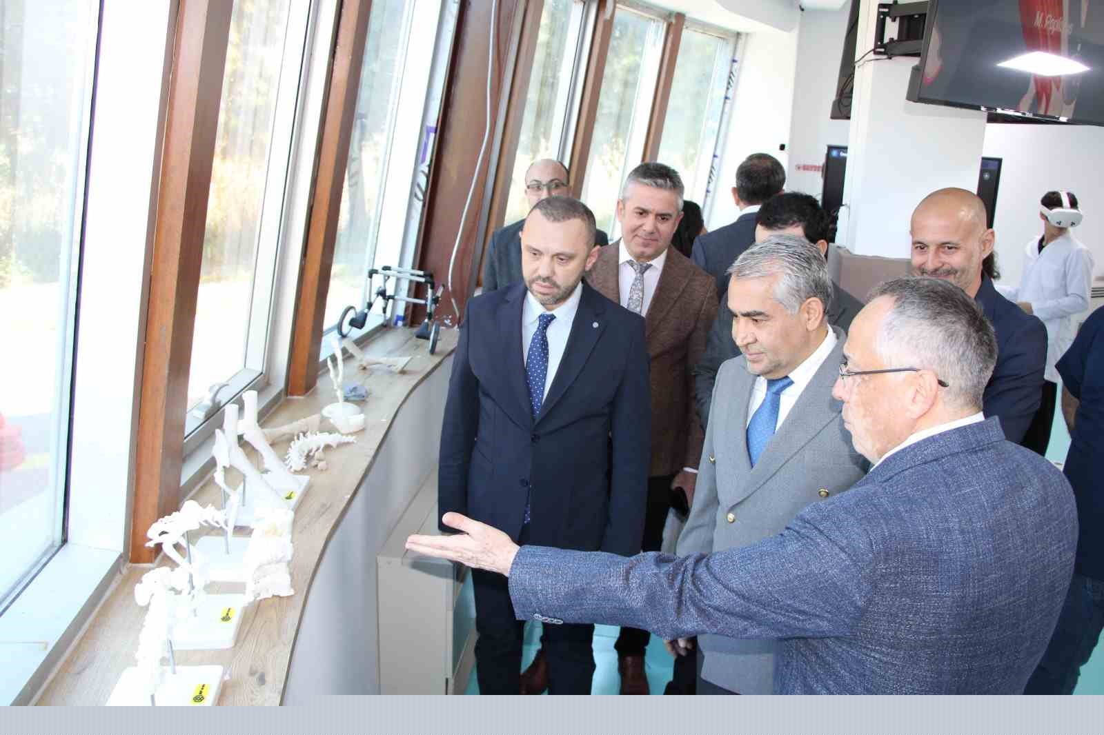 ADÜ’de dijital eğitim laboratuvarı açıldı
