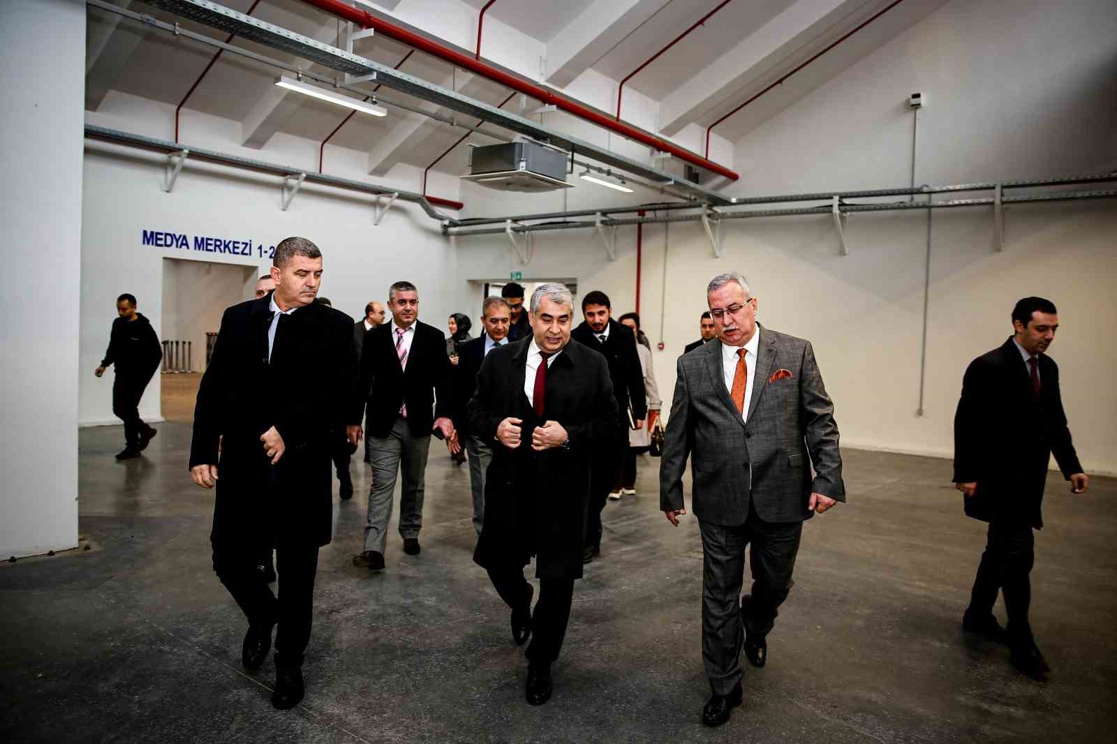 ADÜ’den üniversite-şehir iş birliğine güçlü adım
ADÜ’den üniversite-şehir iş birliğine güçlü adım