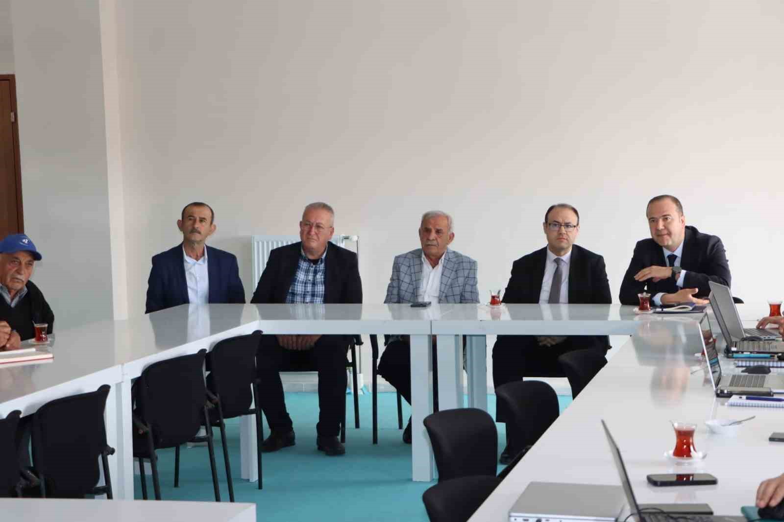 AEDAŞ’tan Gündoğmuş’un elektrik altyapısına 650 milyon TL’lik yatırım
AEDAŞ’tan Gündoğmuş’un elektrik altyapısına 650 milyon TL’lik yatırım