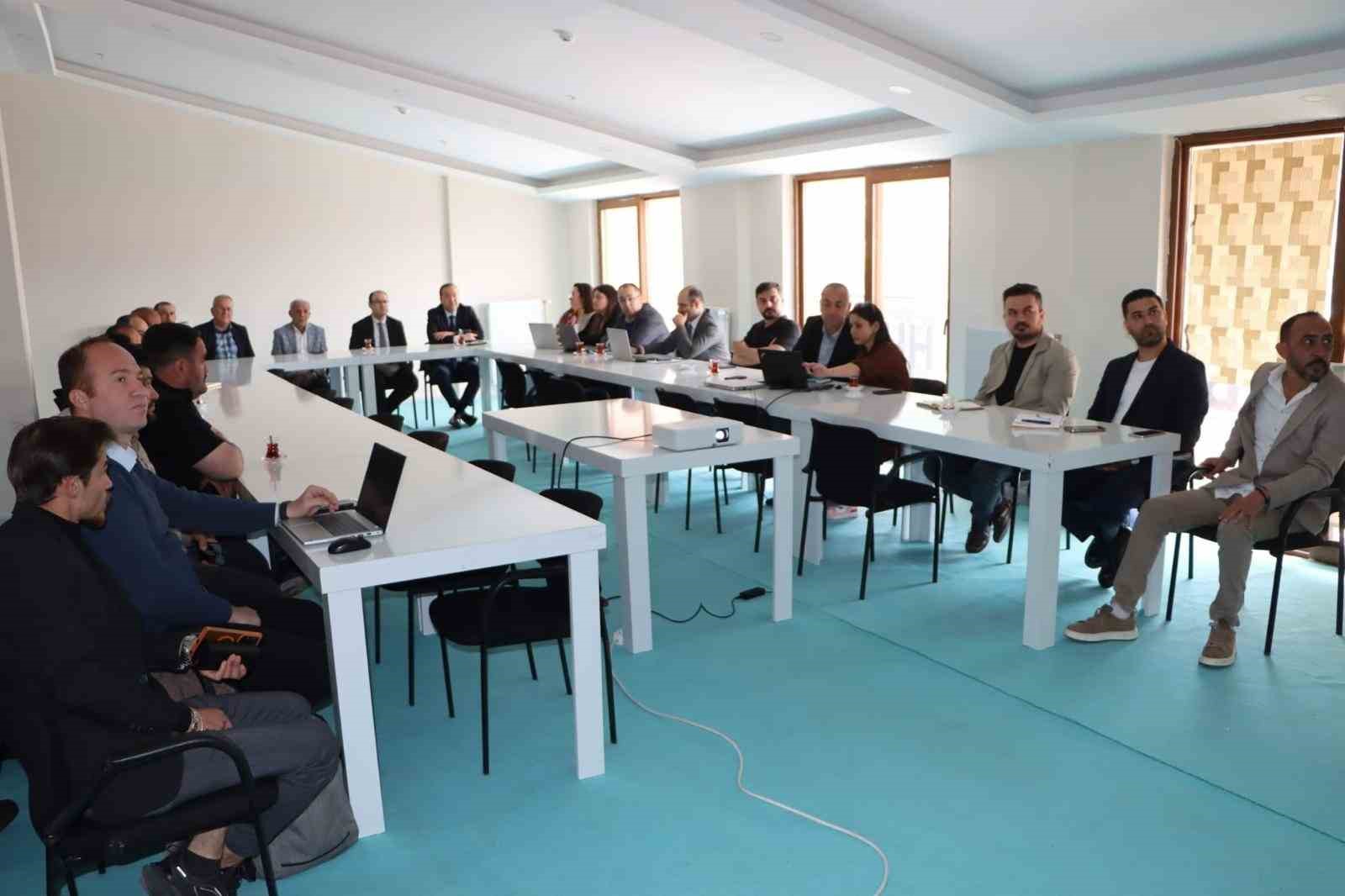 AEDAŞ’tan Gündoğmuş’un elektrik altyapısına 650 milyon TL’lik yatırım
AEDAŞ’tan Gündoğmuş’un elektrik altyapısına 650 milyon TL’lik yatırım