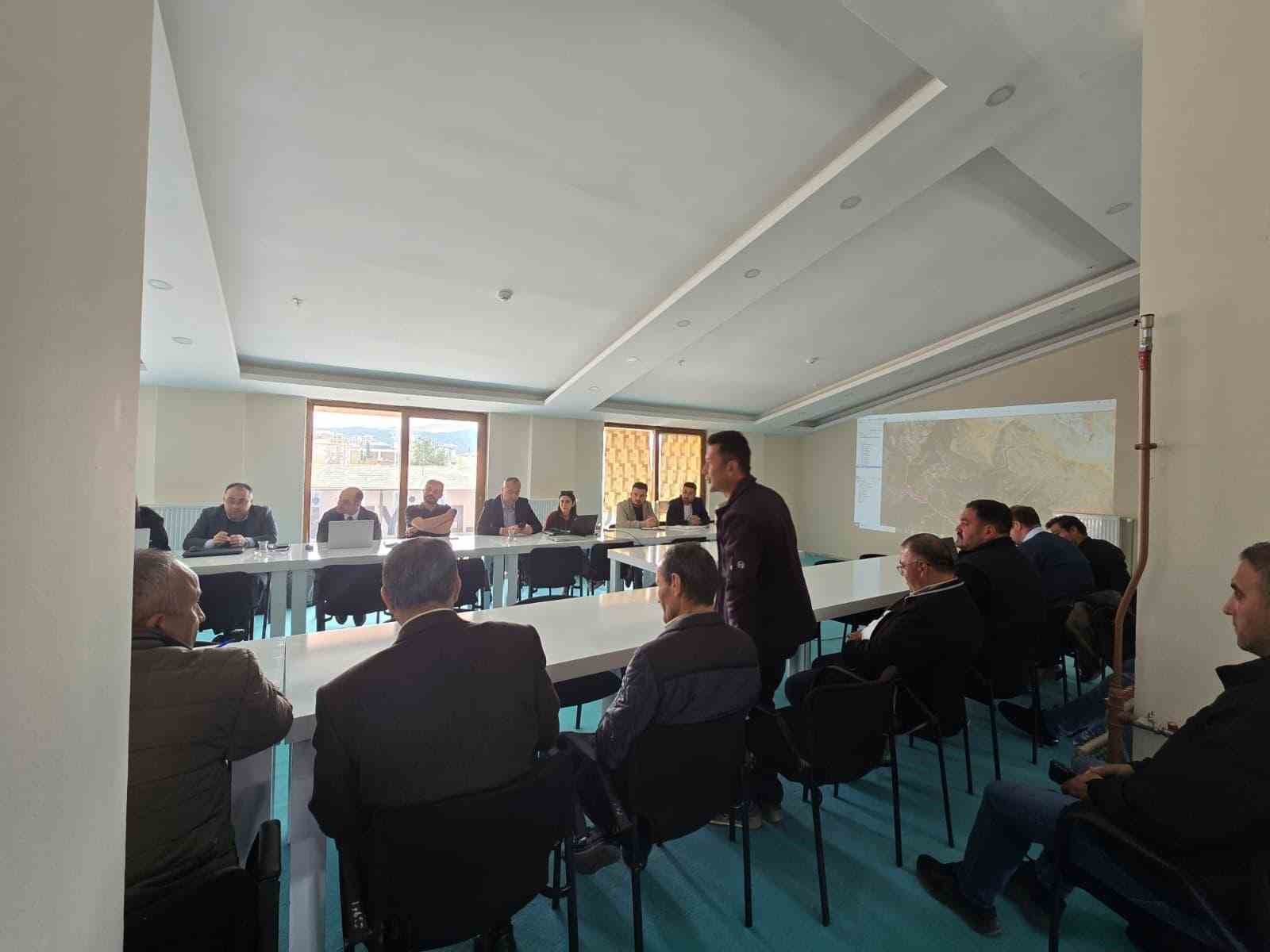 AEDAŞ’tan Gündoğmuş’un elektrik altyapısına 650 milyon TL’lik yatırım
AEDAŞ’tan Gündoğmuş’un elektrik altyapısına 650 milyon TL’lik yatırım