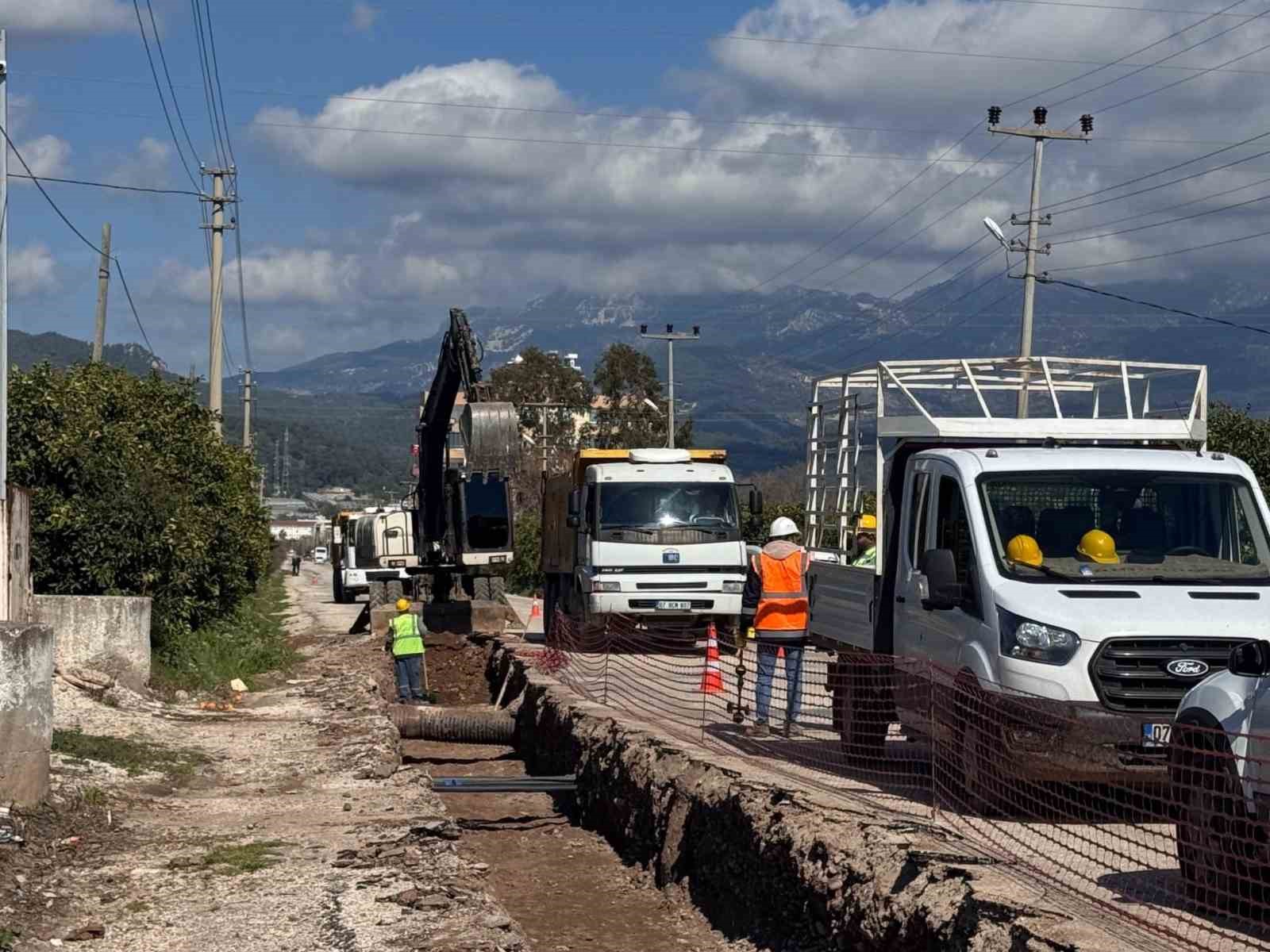 AEDAŞ’tan Kumluca’ya 558 milyon TL’lik şebeke yatırımı
AEDAŞ’tan Kumluca’ya 558 milyon TL’lik şebeke yatırımı