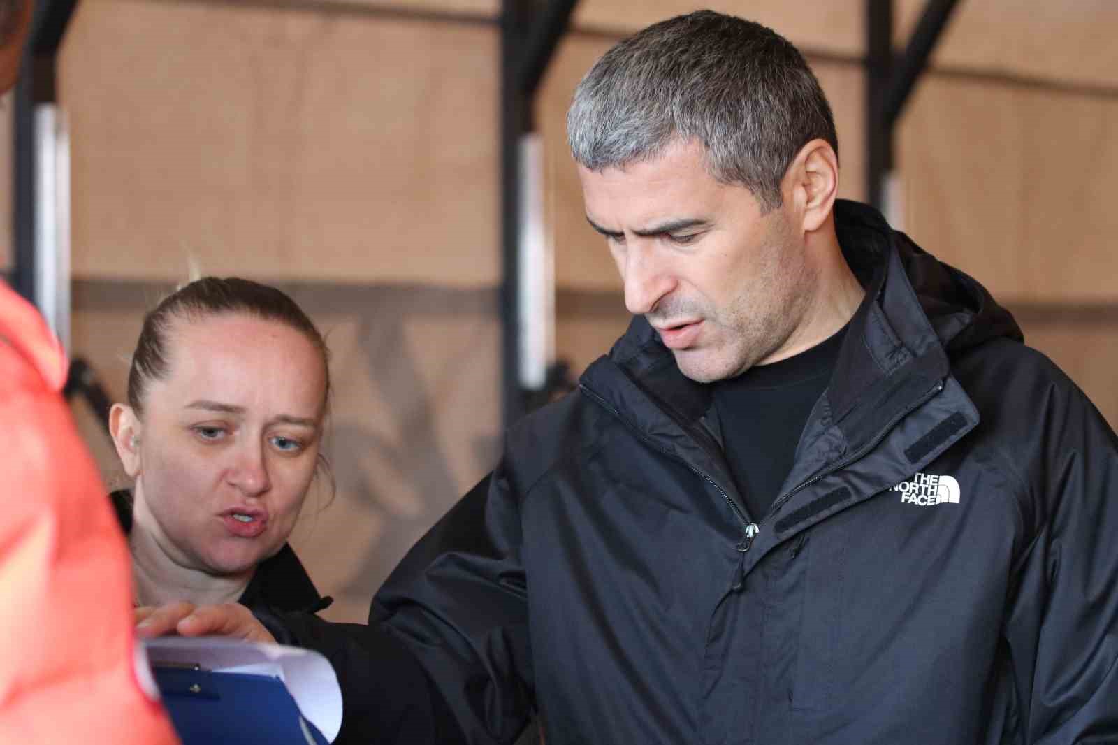 AFAD Başkanı Pehlivan: "(Uşak’taki taşkınlar) Şu an itibarıyla yaklaşık 100 araç, 150 personel görev yapıyor"
