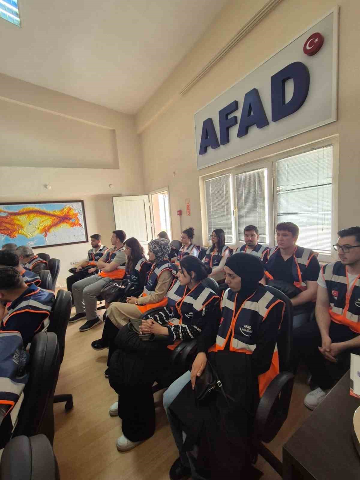 AFAD gönüllülerine sertifika ve kimlikleri teslim edildi
