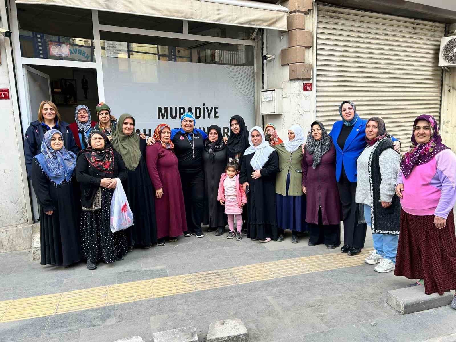 AFAD görevlileri kadınları deprem konusunda bilinçlendirdi
